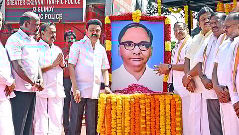 107-வது பிறந்த நாளை முன்னிட்டு ராமசாமி படையாட்சியாருக்கு தலைவர்கள் மரியாதை