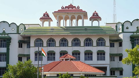 ஆவணங்களின் தமிழ் நகல் வழங்காததால் ரத்தாகும் குண்டர் தடுப்புக் காவல்: தென்மண்டல ஐஜி ஆஜராக ஐகோர்ட் உத்தரவு