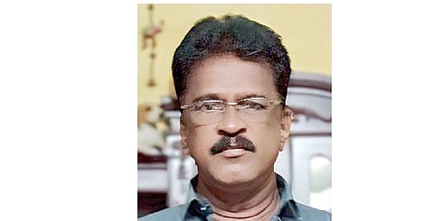 கல்லணை கால்வாயில் மூழ்கிய மகனை காப்பாற்ற முயன்ற உதவி ஆய்வாளர் உயிரிழப்பு