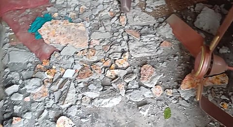 நாகை சுனாமி குடியிருப்பில் கட்டுமான தொழிலாளி வீட்டு மேற்கூரை இடிந்து விழுந்து குழந்தை உயிரிழப்பு