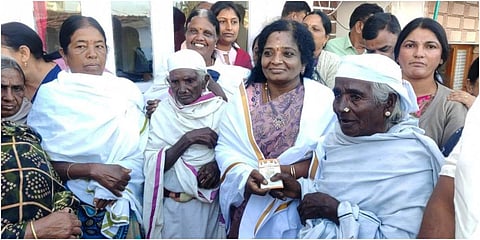 நீலகிரி மாவட்டம் கோத்தகிரியில் முன்னாள் ஆளுநர் தமிழிசை சவுந்தரராஜன் பாஜக உறுப்பினர் சேர்க்கை பணிகளை மேற்கொண்டார்.