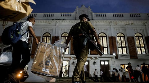 இலங்கை அதிபர் தேர்தலில் 70% வாக்குப்பதிவு: வாக்கு எண்ணும் பணி தொடங்கியது