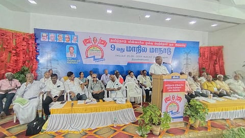 தமிழ்நாடு மின்வாரிய ஓய்வு பெற்றோர் நல அமைப்பின் மாநில மாநாட்டில் பேசும் கே.பாலகிருஷ்ணன்.