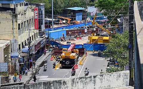 மெட்ரோ ரயில் பணிகளால் பாதிக்கப்பட்ட வணிகர்களுக்கு இழப்பீடு வழங்க கோரிக்கை