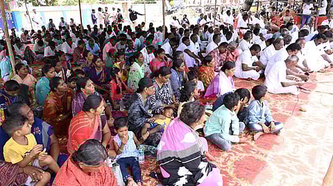தங்கச்சிமடத்தில் நடைபெற்ற மீனவர்கள் உண்ணாவிரதப் போராட்டம். | படம்: எல்.பாலச்சந்தர்