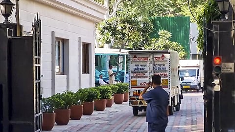 முதல்வர் இல்லத்தை காலி செய்தார் அரவிந்த் கேஜ்ரிவால்