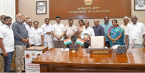 கையகப்படுத்திய நிலங்களை குடியிருப்போருக்கே வழங்க 18,000 ஏக்கர் வீட்டுவசதி வாரிய நிலம் விடுவிப்பு: அமைச்சர் தகவல்