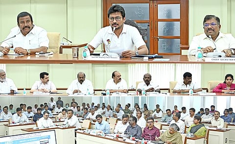 துணை முதல்வர் உதயநிதி ஸ்டாலின் தலைமையில் நடந்த ஆய்வுக் கூட்டம்.