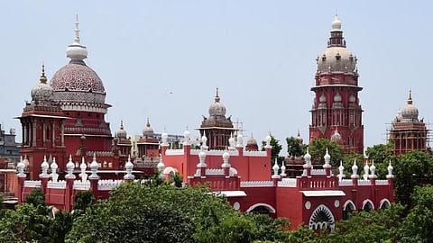 மாற்றுத் திறனாளி மாணவர்களை கவனிக்க போதிய ஆசிரியர்களை நியமிக்க ஐகோர்ட் உத்தரவு