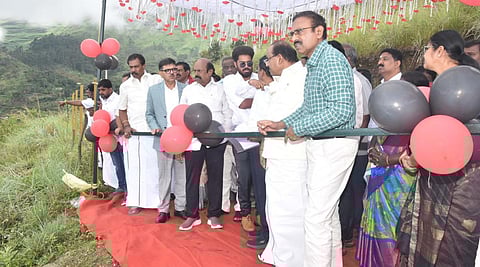 கொடைக்கானலில் ஆய்வு மேற்கொண்ட அமைச்சர்கள் எ.வ.வேலு, சக்கரபாணி.