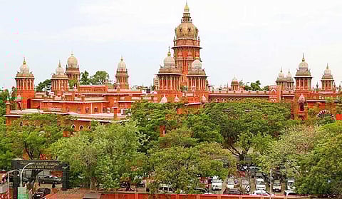 செம்மண் கடத்தல் விவகாரம்: கோவை ஆட்சியருக்கு ஐகோர்ட் அறிவுறுத்தல்