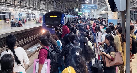 கனமழை எச்சரிக்கை: கூடுதல் ரயில்கள் இயக்கப்படும் என சென்னை மெட்ரோ நிறுவனம் அறிவிப்பு