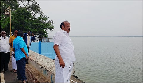 அமைச்சர் எம்.ஆர்.கே.பன்னீர்செல்வம்