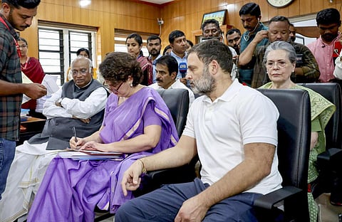 ‘ஏற்றுக்கொள்ள முடியாது’: பிரியங்கா மனுதாக்கல் குறித்த பாஜக குற்றச்சாட்டுக்கு காங். பதிலடி