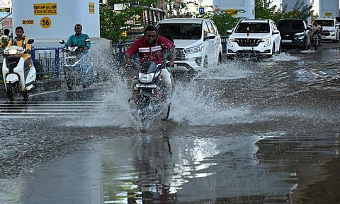 தமிழகத்தில் சில இடங்களில் நவ.2 வரை மழை