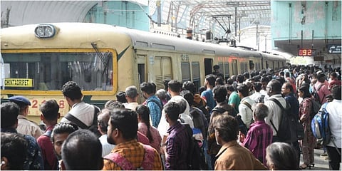 சென்னை கடற்கரை - வேளச்சேரி இடையே நாளை முதல் மீண்டும் ரயில் சேவை: 14 மாதத்துக்கு பிறகு தொடக்கம்