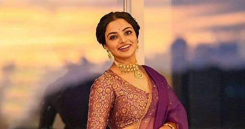 பூமிக்கு வந்த நிலவே வா... நிகிலா விமல் ஹோம்லி க்ளிக்ஸ்!