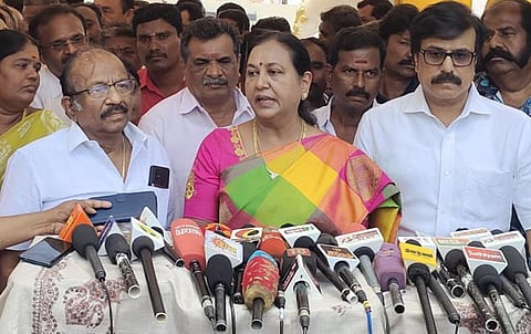 “அம்பியாகவும் அந்நியனாகவும் மாறும் சீமான்...” - விஜய் விவகாரத்தில் பிரேமலதா விஜயகாந்த் விமர்சனம்