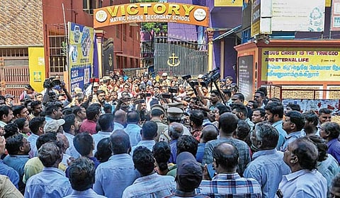 திருவொற்றியூர் பள்ளி வாயு கசிவில் விலகாத மர்மம்: வல்லுநர்களின் உதவியை நாட அதிகாரிகள் திட்டம்