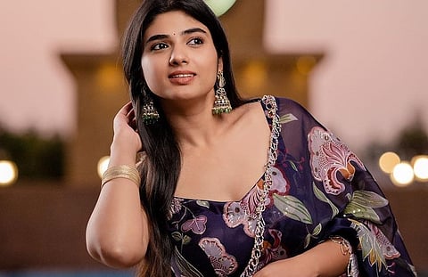 பார்வை ஒன்றே போதுமே... பிரக்யா நாக்ரா க்ளிக்ஸ்!