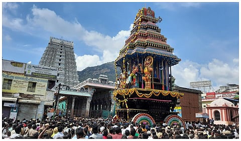 அண்ணாமலையார் கோயிலில் மகா ரதம் வெள்ளோட்டம்: அரோகரா முழக்கமிட்டு வடம் பிடித்து இழுத்த பக்தர்கள்