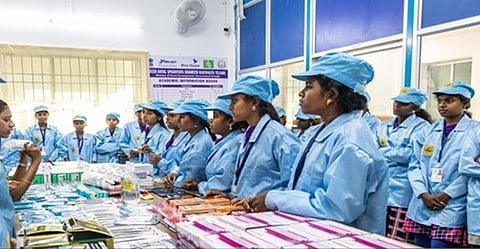 கிராமப்புற இளைஞர்களின் வாழ்வாதாரத்தை மேம்படுத்த ரூ.191 கோடியில் 32 ஆயிரம் பேருக்கு திறன் பயிற்சி