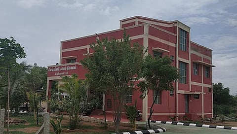 மனைவி, மகளை கொலை செய்துவிட்டு தொழிலாளி தற்கொலைக்கு முயற்சி