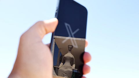 எக்ஸ் தளத்தில் இருந்து விலகி ப்ளூஸ்கை, த்ரெட்ஸ் தளத்தில் இணையும் பயனர்கள்!