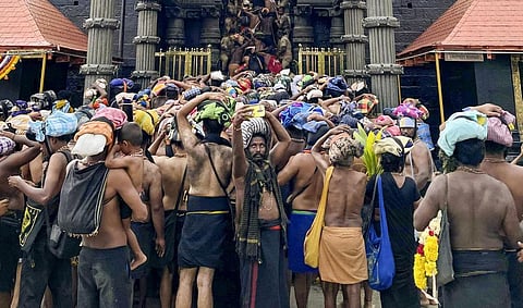 சபரிமலை செல்லும் தமிழக ஐயப்ப பக்தர்களுக்கு உதவ கேரள அரசின் ‘சுவாமி சாட்போட்’ செயலி: 24 மணி நேரமும் உதவிகள் பெற முடியும்