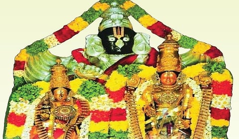 நாச்சியார்கோவிலில் கல் கருட வழிபாடு