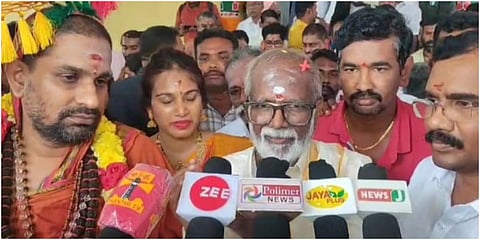 கும்பகோணம் அருகே இசையமைப்பாளர்  கங்கை அமரன் செய்தியாளர்களைச் சந்தித்தார்.