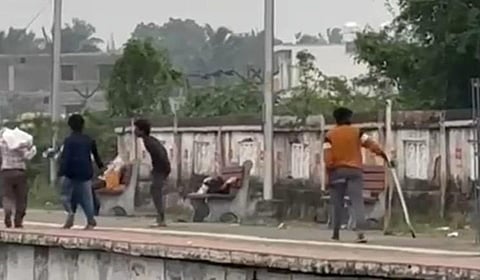 ஆவடி | இந்து கல்லூரி ரயில் நிலையத்தில் போதையில் பயணிகளை தாக்கிய சிறுவன் உள்ளிட்ட 3 பேர் கைது