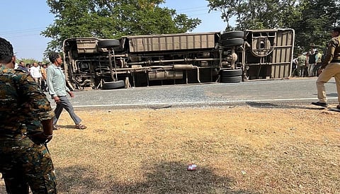 மகாராஷ்டிராவில் பேருந்து விபத்து: 10 பேர் உயிரிழப்பு; 30 பேர் காயம்