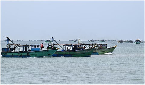 ராமநாதபுரம் மாவட்ட மீனவர்கள் 8 நாட்களுக்குப் பிறகு கடலுக்குச் சென்றனர்