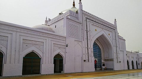 கோயிலை இடித்துவிட்டு கட்டியதாக உத்தர பிரதேசத்தின் பதான்யூ மசூதி மீதும் வழக்கு