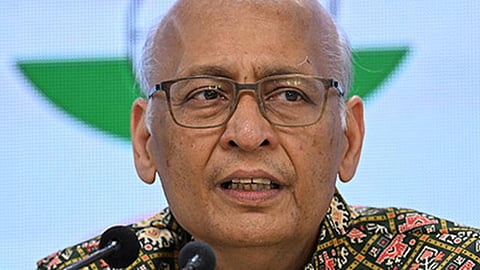 மாநிலங்களவையில் காங். எம்.பி சிங்விக்கு ஒதுக்கப்பட்ட இருக்கையில் பணம் கண்டெடுப்பு: பாஜக அமளி