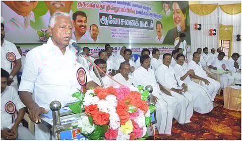 “விஜய் கூறியது போல் திருமாவளவனுக்கு அழுத்தம்...” - அதிமுக துணை பொதுச் செயலர் கே.பி.முனுசாமி கருத்து