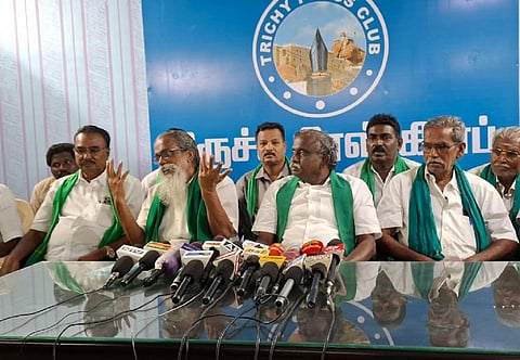 திருச்சியில் செய்தியாளர்களை சந்தித்த பி.அய்யாகண்ணு, பி.ஆர்.பாண்டியன் உள்ளிட்டோர்.