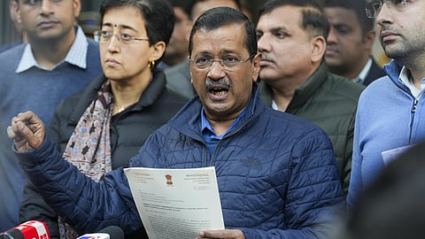 டெல்லி தேர்தலில் ஆம் ஆத்மி வெற்றி பெற்றால் பெண்களுக்கு மாதம் ரூ.2,100 வழங்க கேஜ்ரிவால் வாக்குறுதி