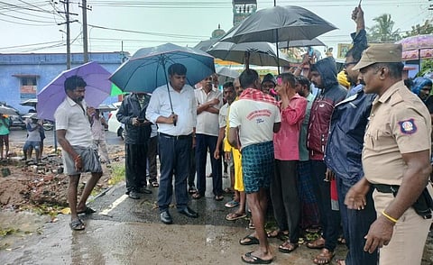 கனமழையால் நெல்லை தாமிரபரணி ஆற்றில் வெள்ளப்பெருக்கு: குடியிருப்புகளில் நீர் சூழ்ந்ததால் மக்கள் அவதி