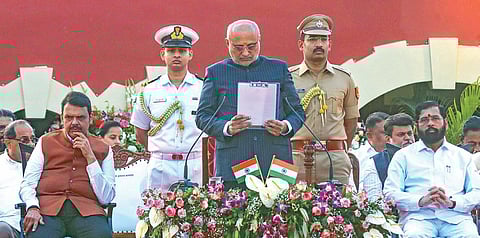 முதல்முறையாக அமைச்சரவை விரிவாக்கம்: மகாராஷ்டிராவில் 39 அமைச்சர்கள் பதவியேற்பு