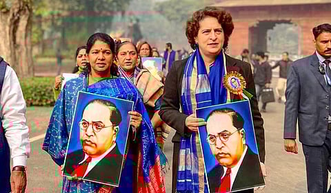 ‘பாஜகவுக்கு அடிப்படை மரியாதை இல்லை’ - காங்., போராட்ட புகைப்படம் மாற்றம்; பிரியங்கா கண்டனம்