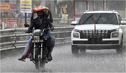 வலுவிழக்கிறது காற்றழுத்த தாழ்வு பகுதி - சென்னை, புறநகரில் மிதமான மழைக்கு வாய்ப்பு