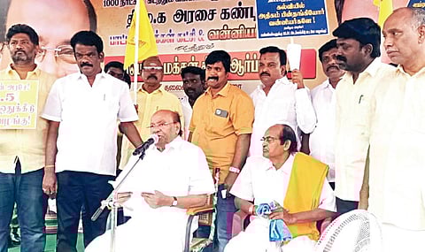 விழுப்புரத்தில் நேற்று நடைபெற்ற ஆர்ப்பாட்டத்தில் பேசினார் பாட்டாளி மக்கள் கட்சி நிறுவனர்  ராமதாஸ்.