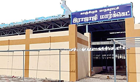 புதிய கட்டிடத்தை முதல்வர் திறந்தும் காஞ்சியில் பயன்பாட்டுக்கு வராத புதிய மார்க்கெட்