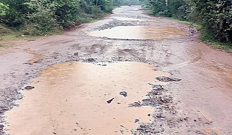 செங்கையில் 1 கி.மீ. சாலையை அமைக்க 20 ஆண்டுகளாக சிக்கல்!