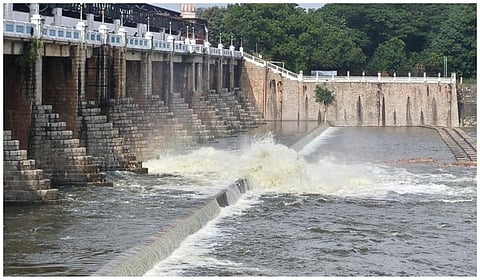 பூண்டி ஏரியிலிருந்து மீண்டும் உபரி நீர் திறப்பு: கொசஸ்தலை ஆற்றுக்கரையோர மக்களுக்கு வெள்ள அபாய எச்சரிக்கை