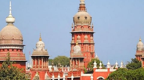 உயர் நீதிமன்ற உத்தரவுப்படி 14 வகையான பிளாஸ்டிக் பொருட்கள் உற்பத்திக்கு அனுமதிக்க வணிகர்கள் வலியுறுத்தல்