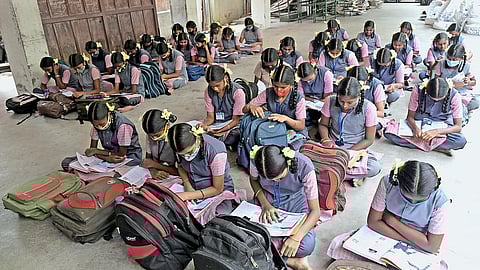 பருவநிலை மாற்ற மாநாடு; மாணவர்களுக்கு சின்னம் வடிவமைக்கும் போட்டி: முதல் பரிசாக ரூ.1 லட்சம் அறிவிப்பு