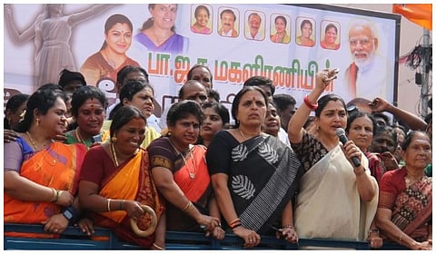 “ஆண்களால் பெண்களுக்கு எங்கு கொடுமை நடந்தாலும் குரல் கொடுப்போம்” - குஷ்பு